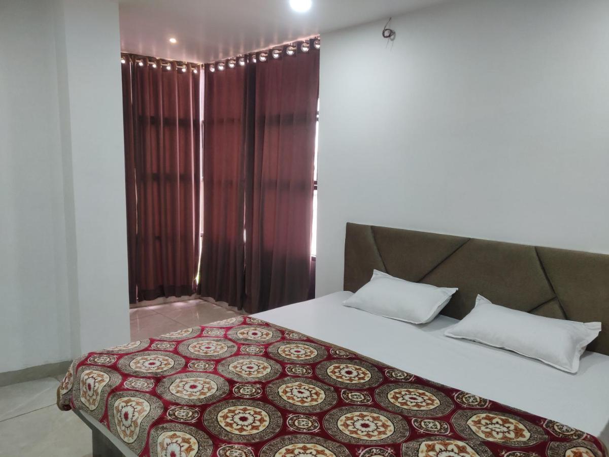 Hotel Rb Palace Indaur Kültér fotó